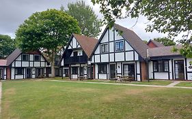 3.9. Tudor Court